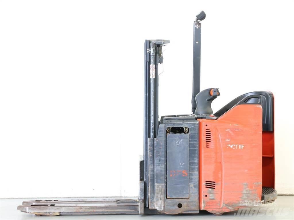 Linde D12SP/133 Käyden ajettavat pinoamistrukit