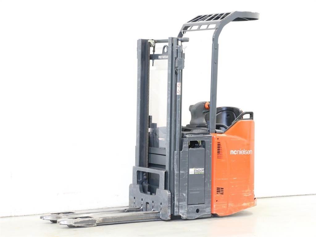 Linde D12SP/133 Käyden ajettavat pinoamistrukit