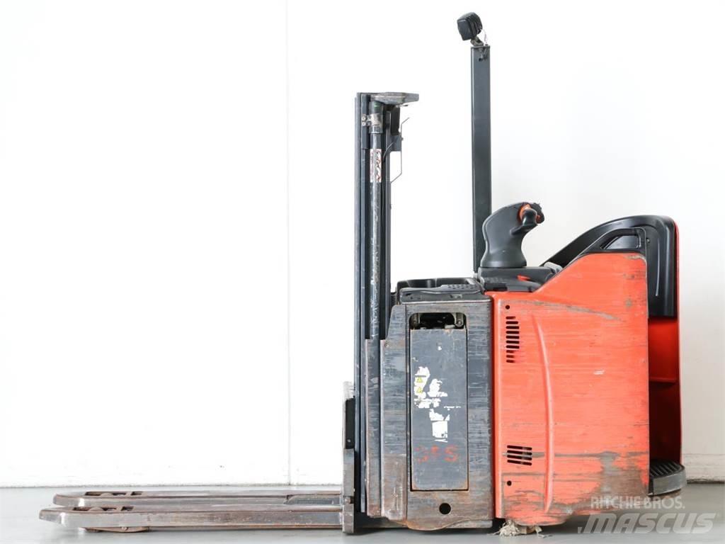 Linde D12SP/133-00 Käyden ajettavat pinoamistrukit