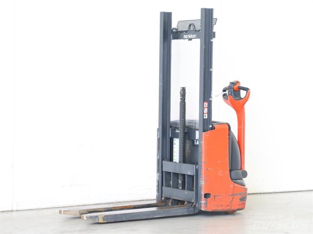 Linde L10/1172-01 Käyden ajettavat pinoamistrukit