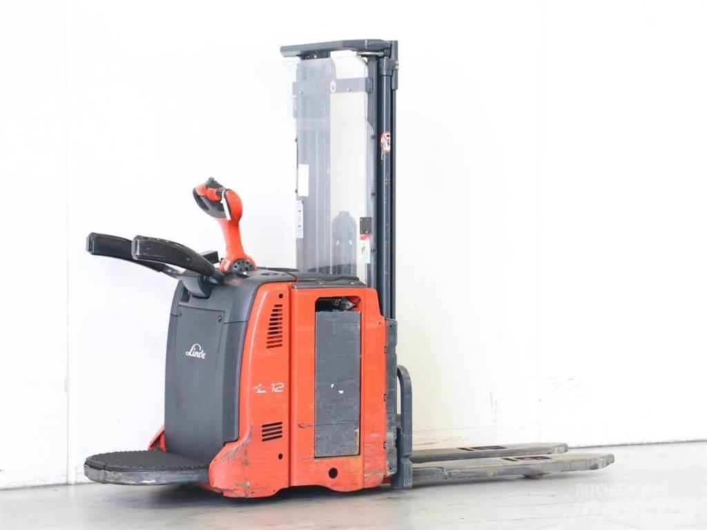 Linde L12AP/133 Käyden ajettavat pinoamistrukit