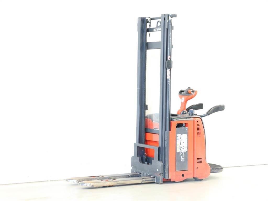 Linde L12AP/133-00 Käyden ajettavat pinoamistrukit