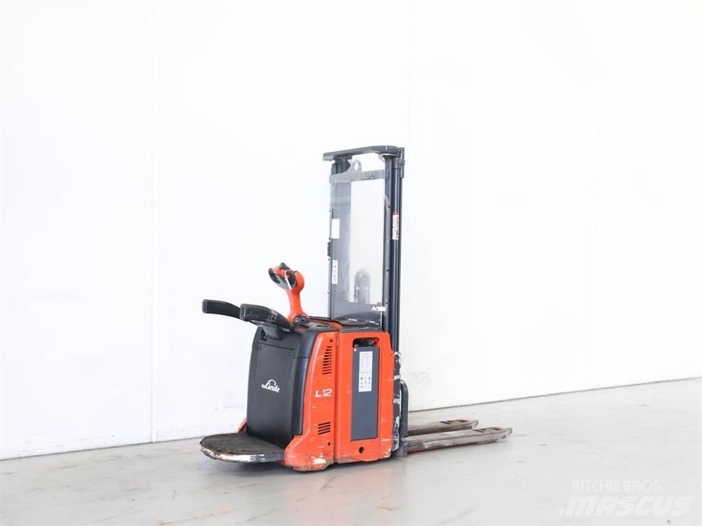 Linde L12LAP/133 Käyden ajettavat pinoamistrukit