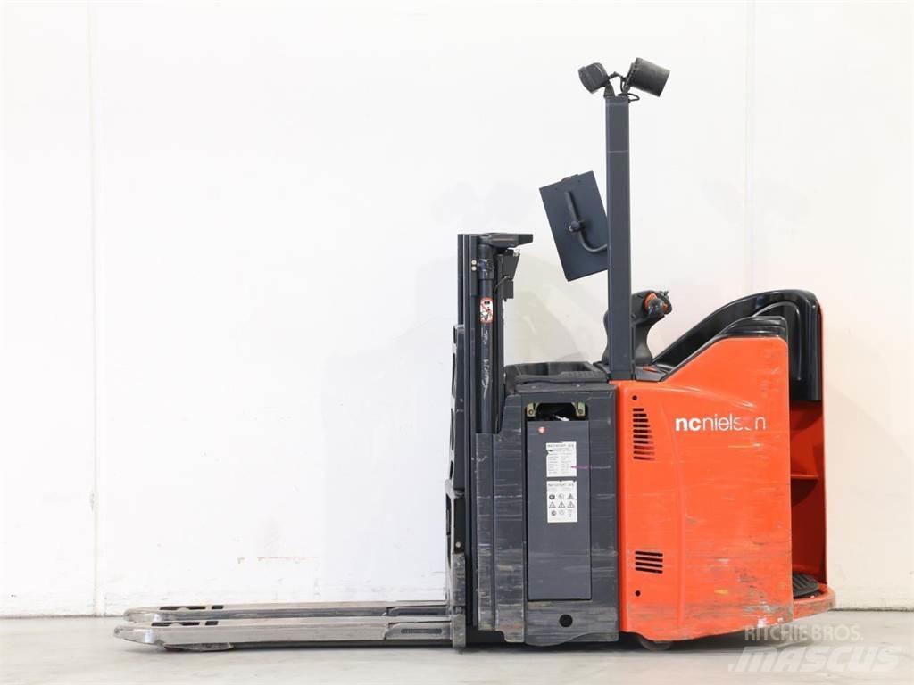 Linde L12LSP/133 Käyden ajettavat pinoamistrukit