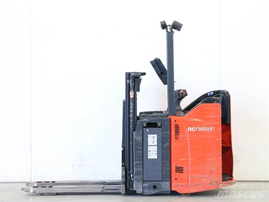 Linde L12LSP/133 Käyden ajettavat pinoamistrukit