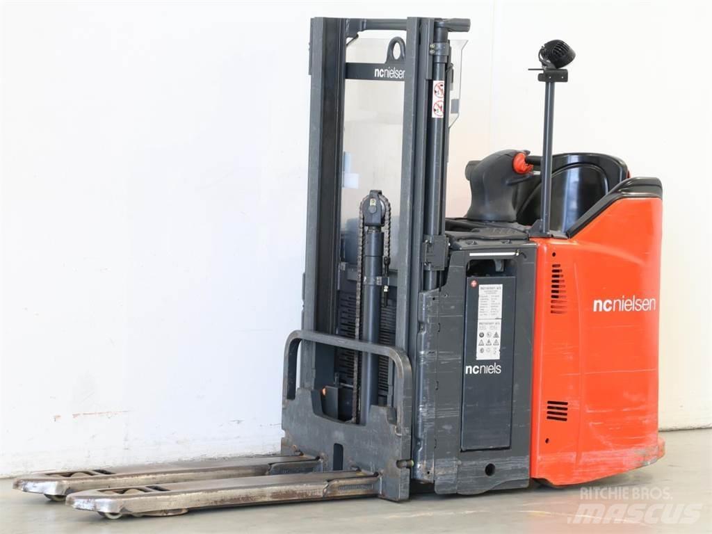 Linde L12LSP/133 Käyden ajettavat pinoamistrukit