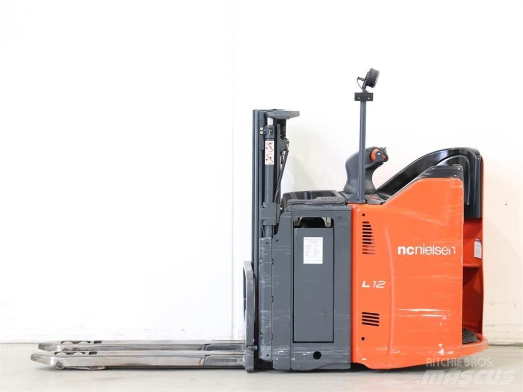 Linde L12LSP/133 Käyden ajettavat pinoamistrukit