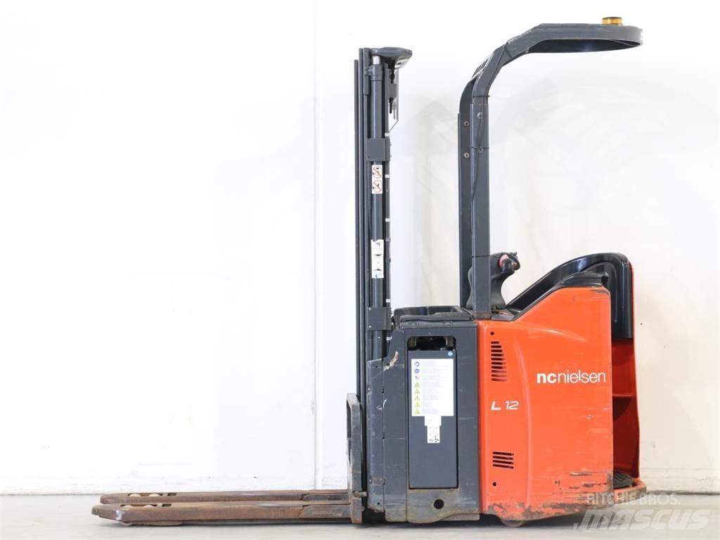 Linde L12LSP/133 Käyden ajettavat pinoamistrukit