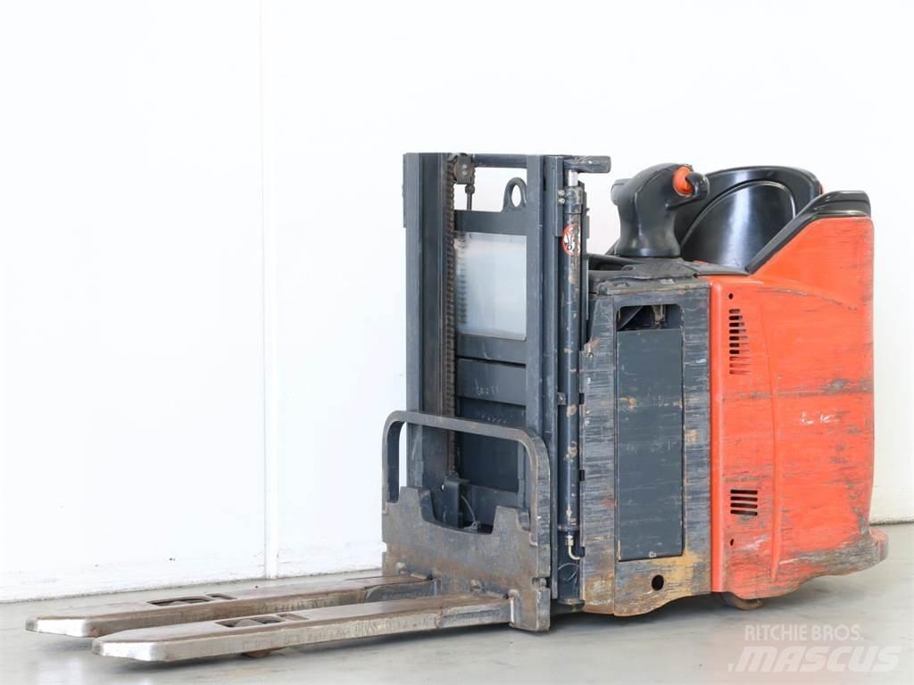 Linde L12SP/133 Käyden ajettavat pinoamistrukit