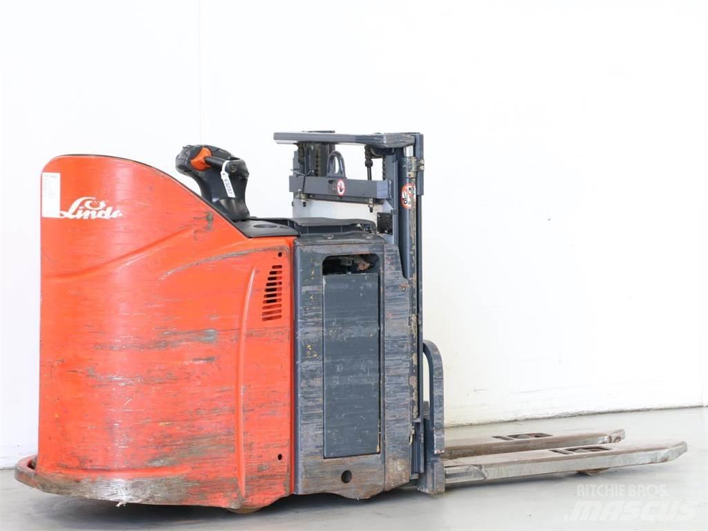 Linde L12SP/133 Käyden ajettavat pinoamistrukit