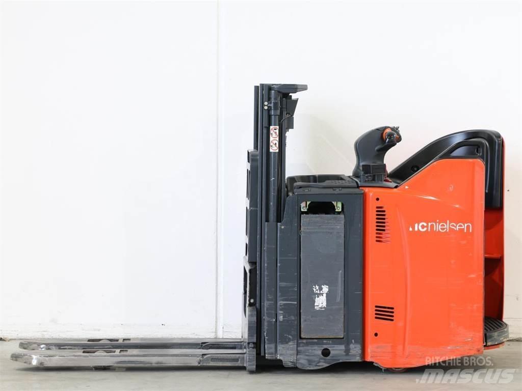 Linde L12SP/133-00 Käyden ajettavat pinoamistrukit