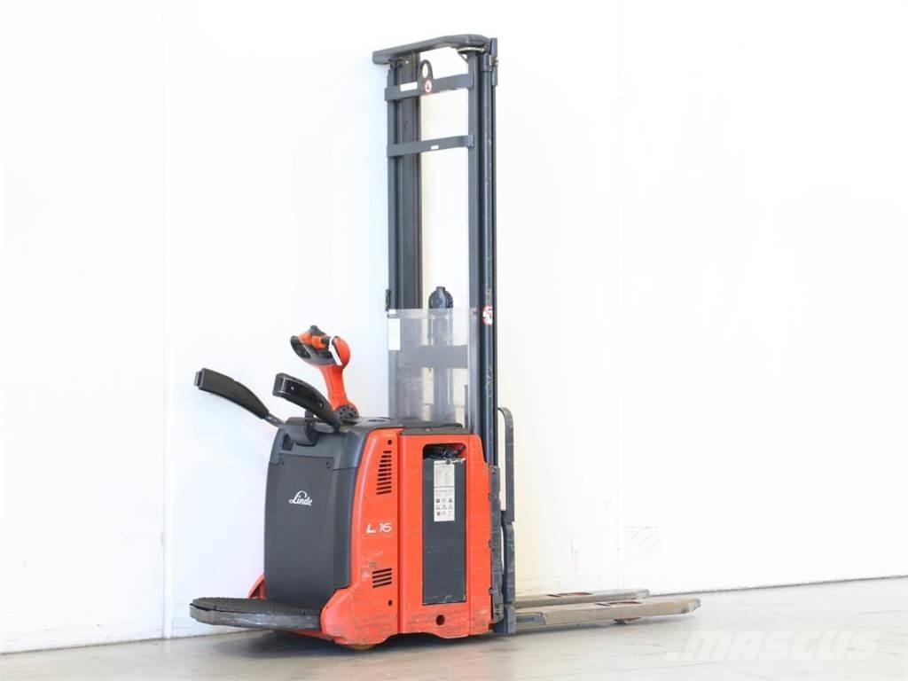 Linde L14AP/133 Käyden ajettavat pinoamistrukit