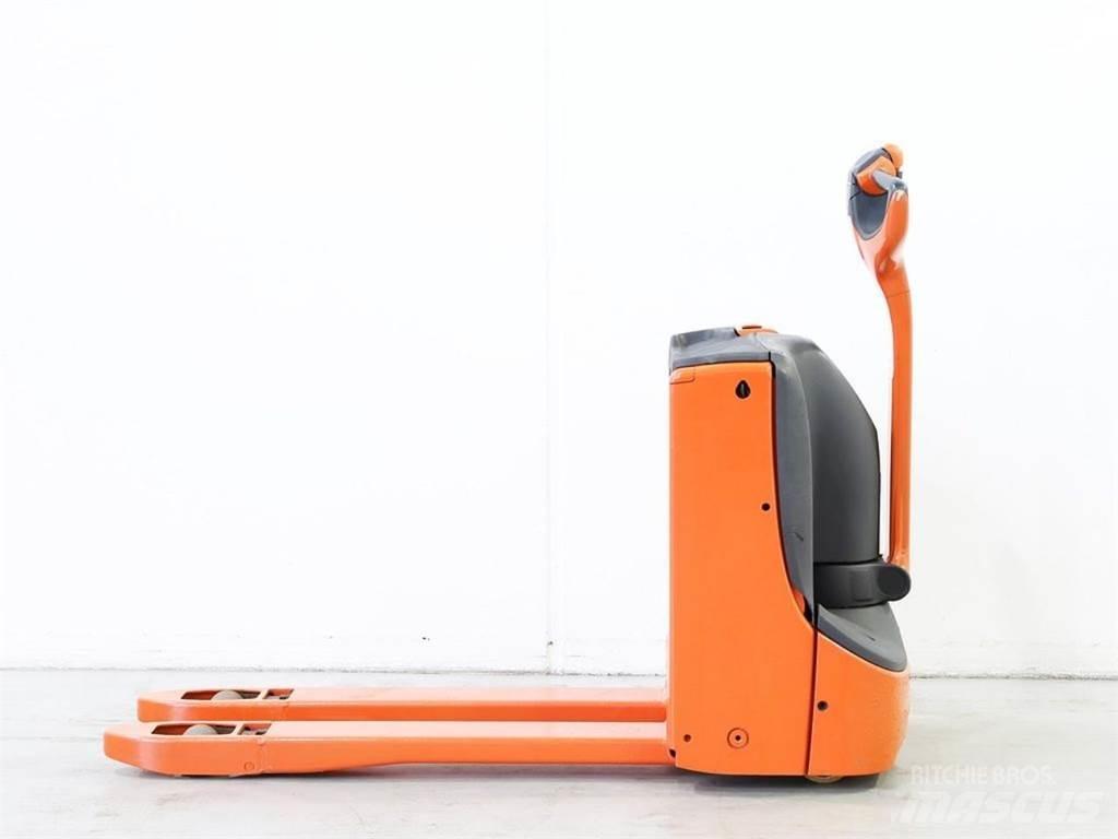 Linde T16/1152 Käyden ajettavat pinoamistrukit