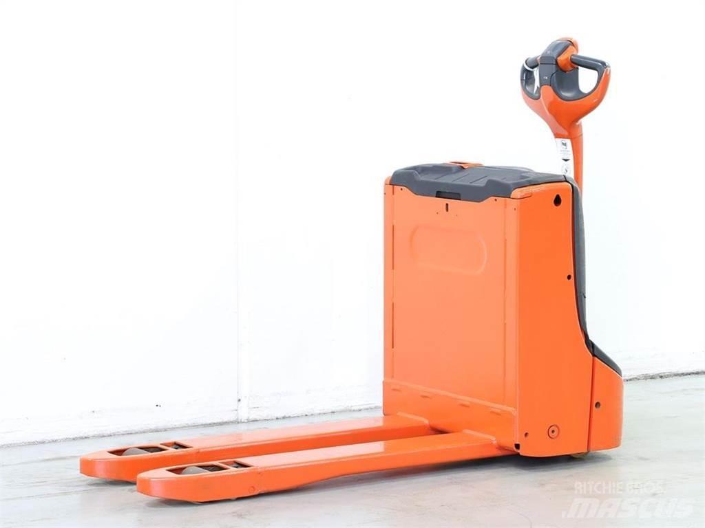 Linde T16/1152 Käyden ajettavat pinoamistrukit