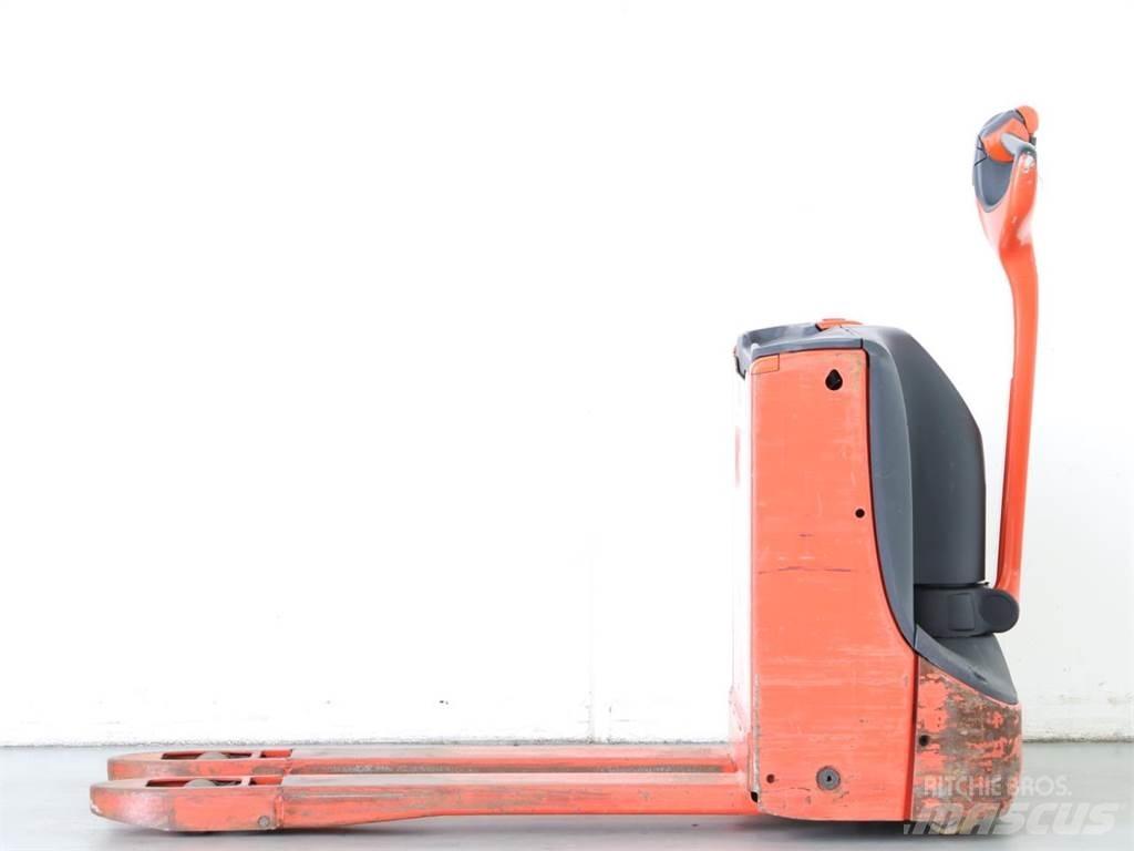 Linde T16/1152 Käyden ajettavat pinoamistrukit
