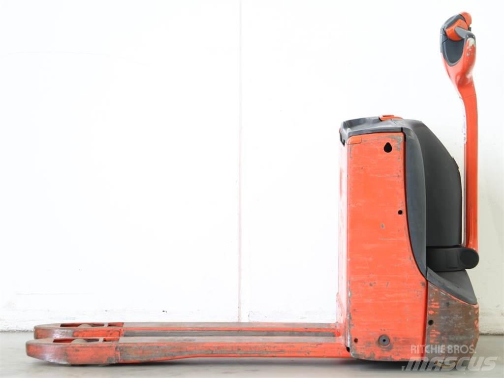 Linde T16/1152 Käyden ajettavat pinoamistrukit