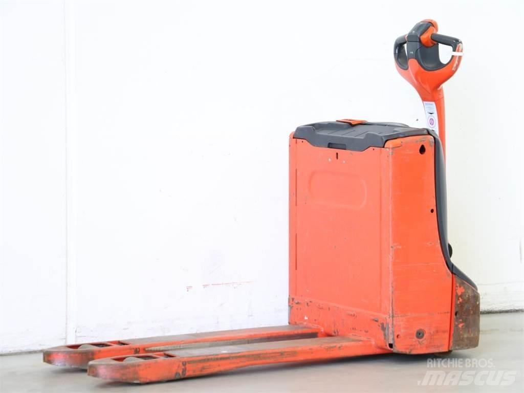 Linde T16/1152 Käyden ajettavat pinoamistrukit