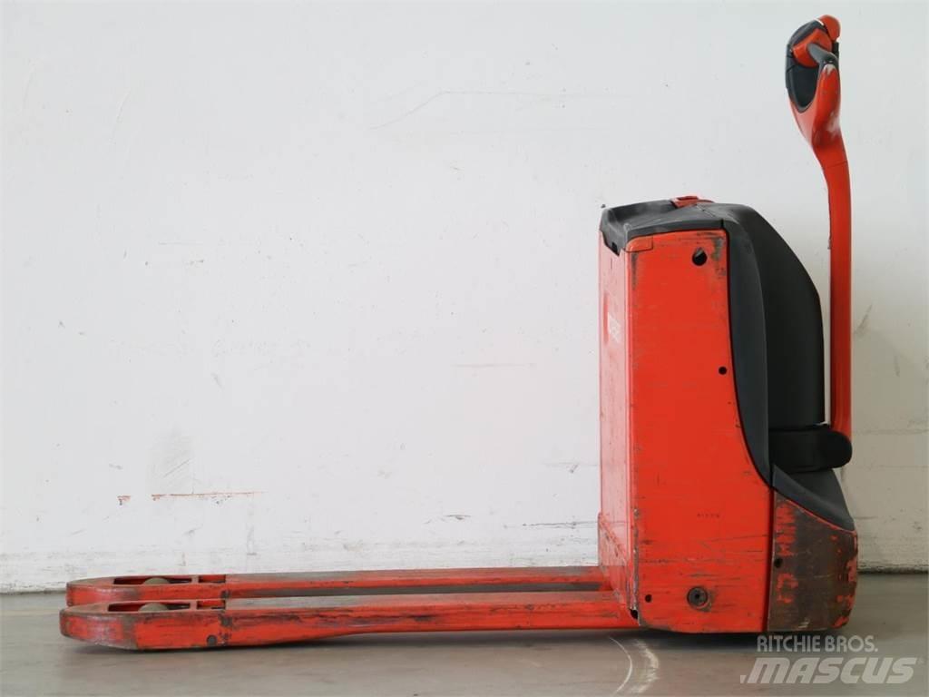 Linde T16/1152 Käyden ajettavat pinoamistrukit