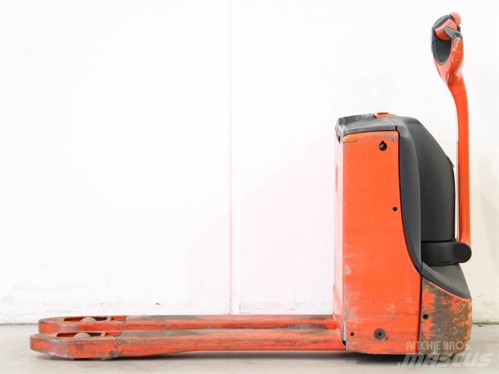 Linde T16/1152 Käyden ajettavat pinoamistrukit