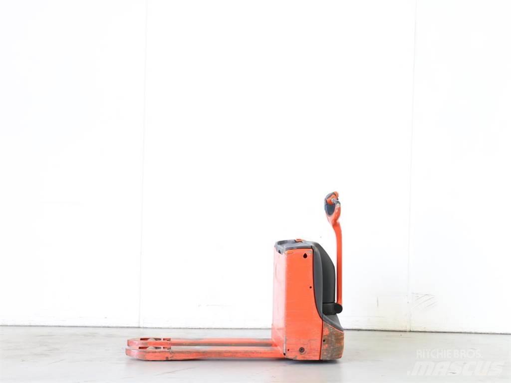 Linde T16/1152 Käyden ajettavat pinoamistrukit