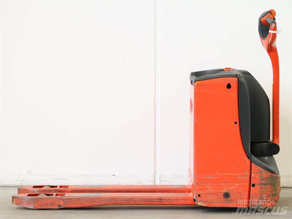 Linde T16/1152 Käyden ajettavat pinoamistrukit
