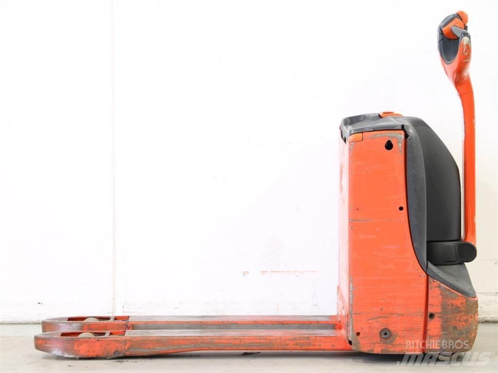 Linde T16/1152 Käyden ajettavat pinoamistrukit
