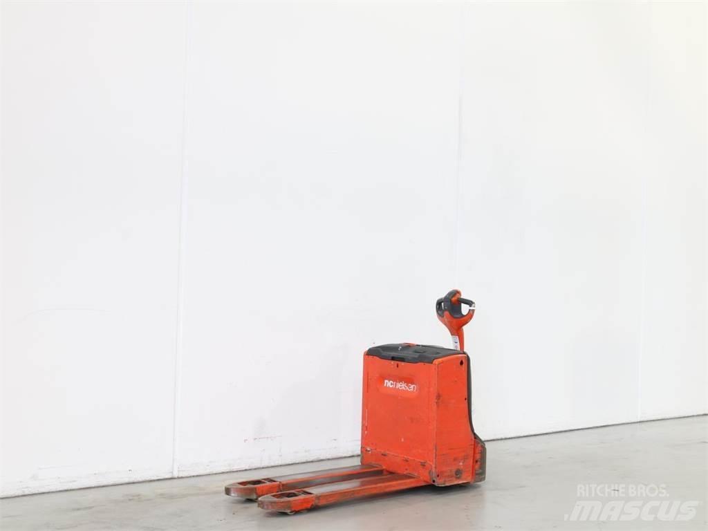 Linde T16/1152 Käyden ajettavat pinoamistrukit