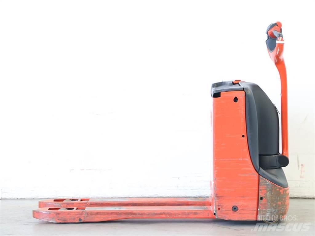 Linde T16/1152 Käyden ajettavat pinoamistrukit