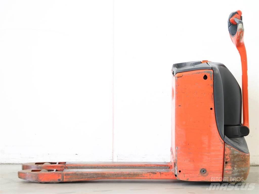 Linde T16/1152 Käyden ajettavat pinoamistrukit