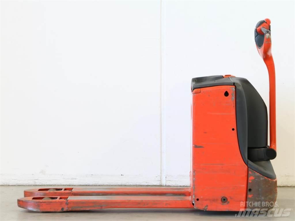 Linde T16/1152 Käyden ajettavat pinoamistrukit