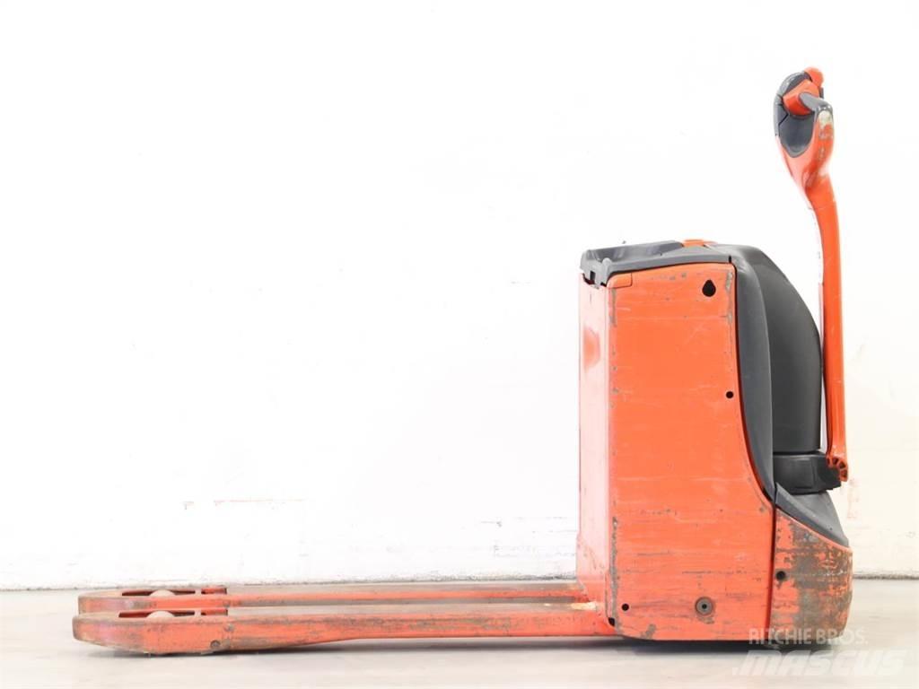 Linde T16/1152 Käyden ajettavat pinoamistrukit