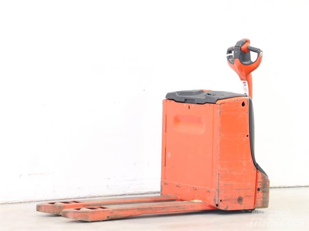 Linde T16/1152 Käyden ajettavat pinoamistrukit