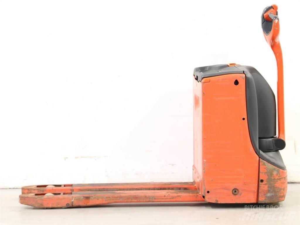 Linde T16/1152 Käyden ajettavat pinoamistrukit