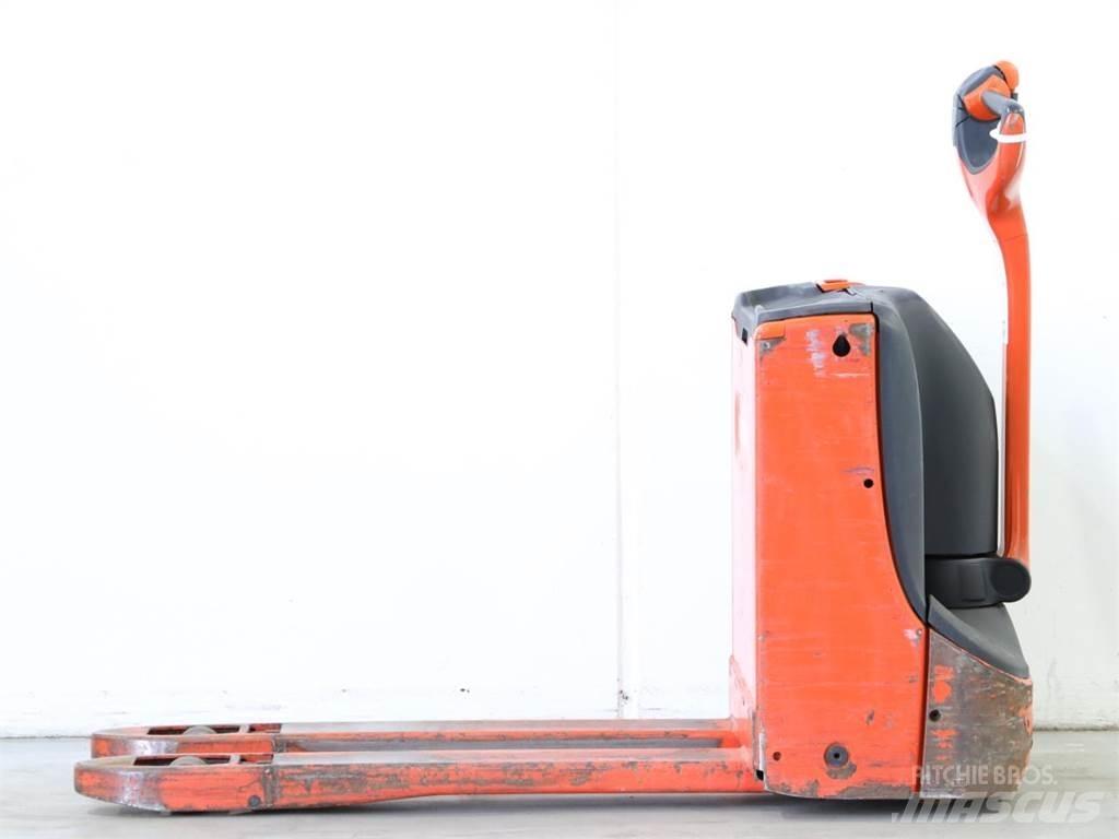 Linde T16/1152 Käyden ajettavat pinoamistrukit