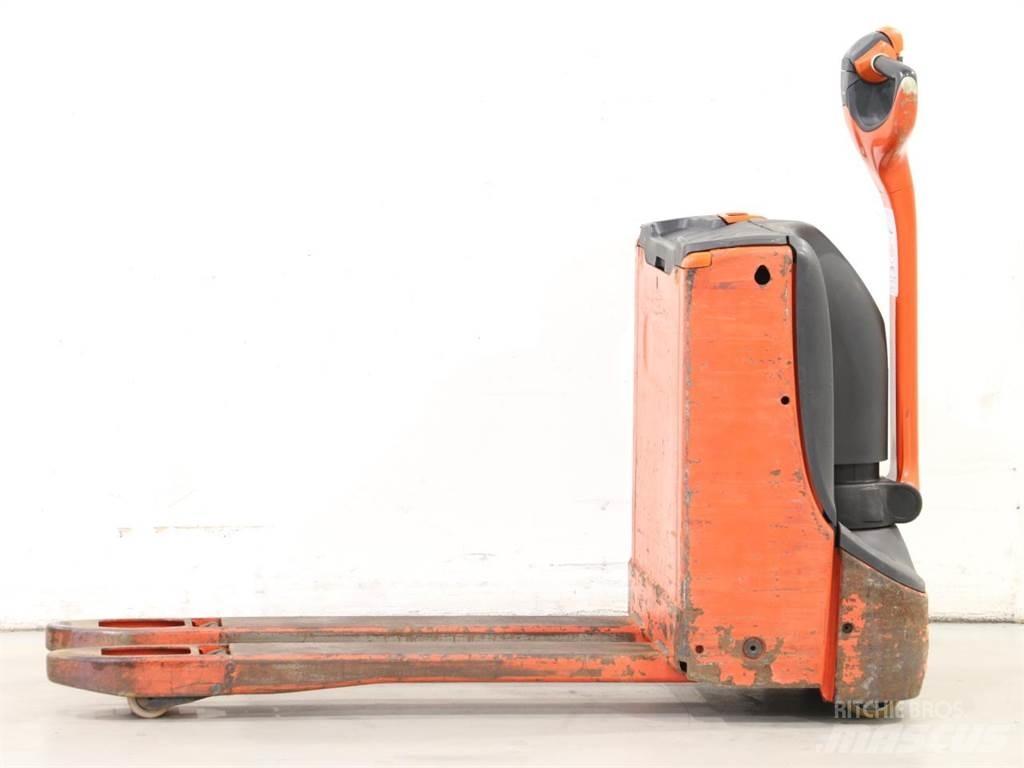 Linde T16/1152 Käyden ajettavat pinoamistrukit