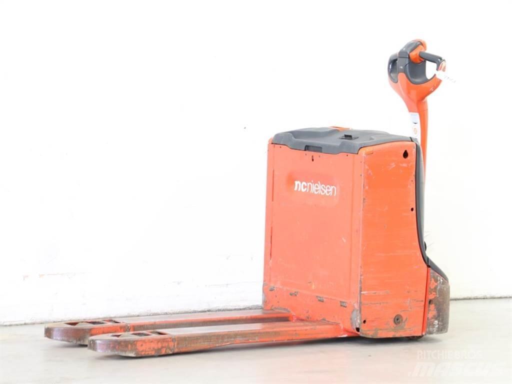 Linde T16/1152-00 Käyden ajettavat pinoamistrukit