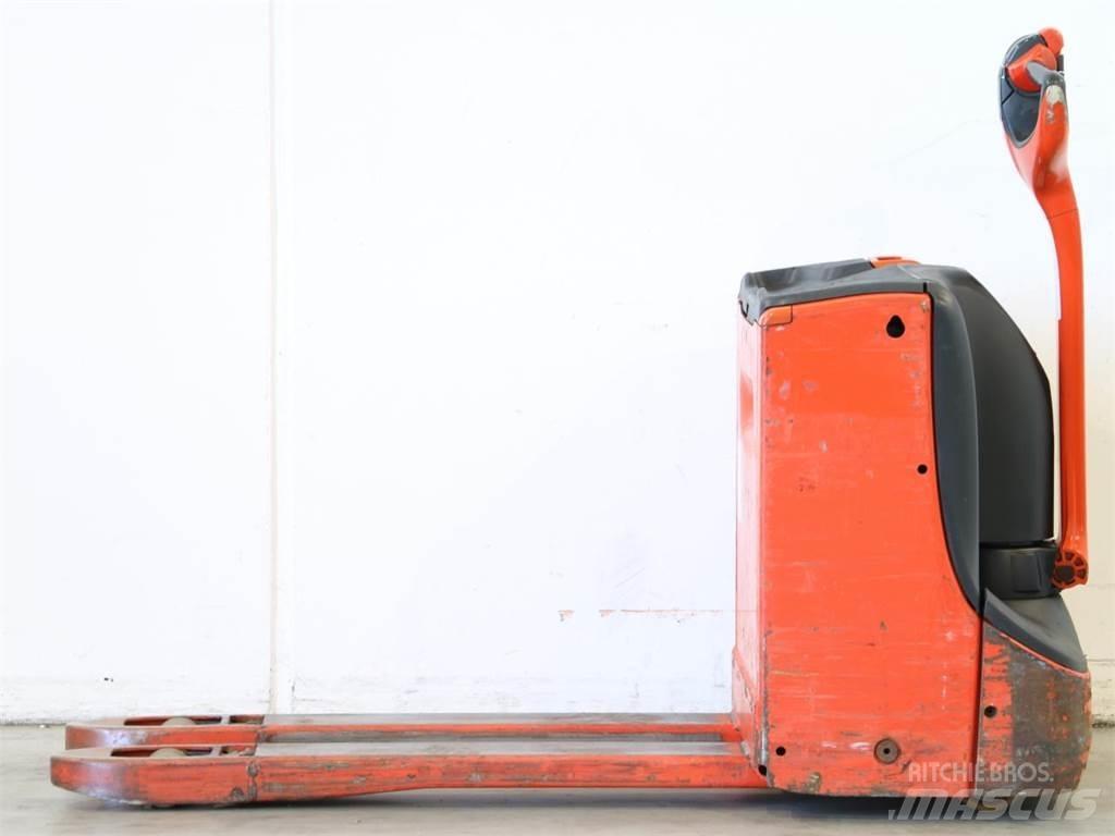 Linde T16/1152-00 Käyden ajettavat pinoamistrukit