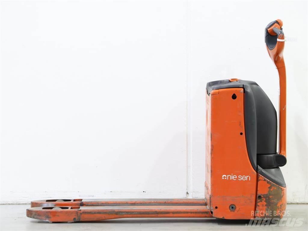 Linde T16/1152-00 Käyden ajettavat pinoamistrukit