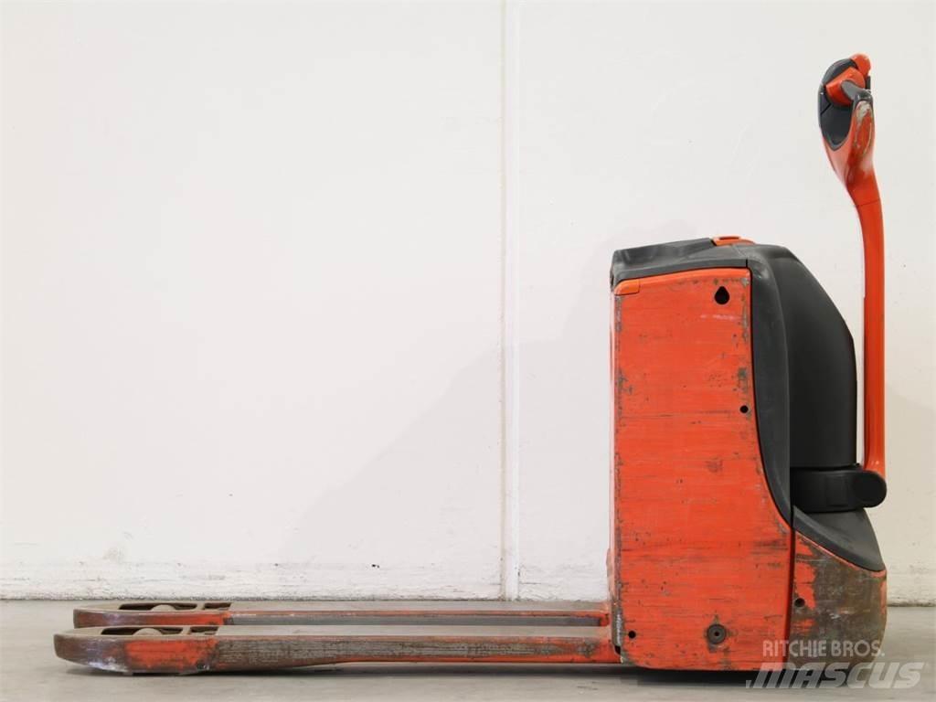 Linde T16/1152-00 Käyden ajettavat pinoamistrukit