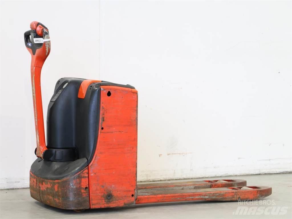 Linde T16/1152-00 Käyden ajettavat pinoamistrukit