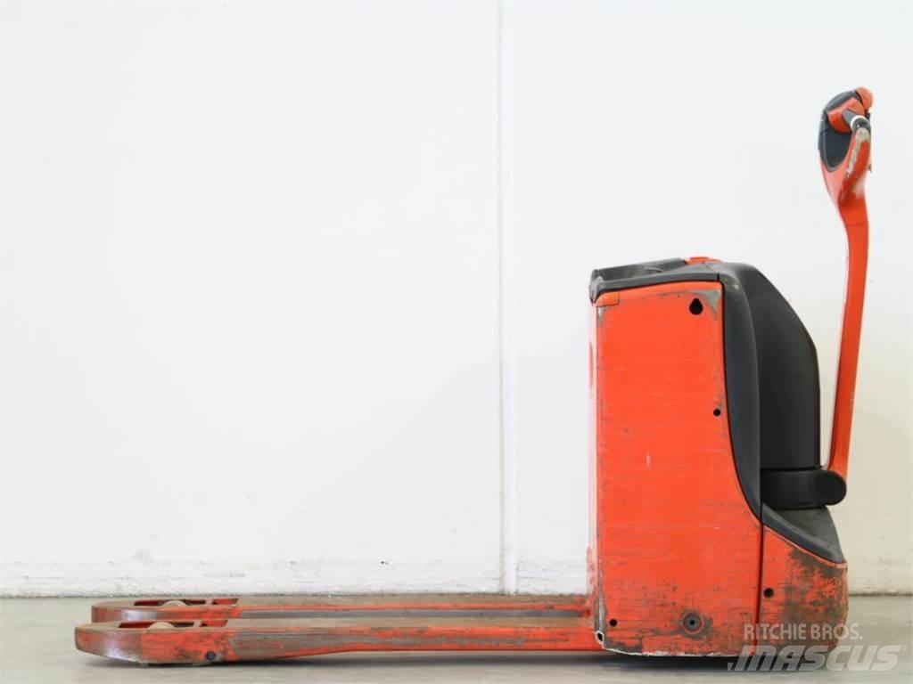 Linde T16/1152-00 Käyden ajettavat pinoamistrukit