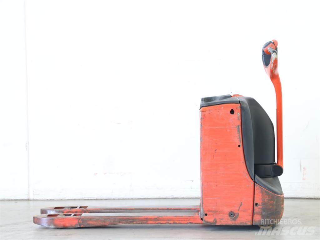 Linde T16/1152-00 Käyden ajettavat pinoamistrukit