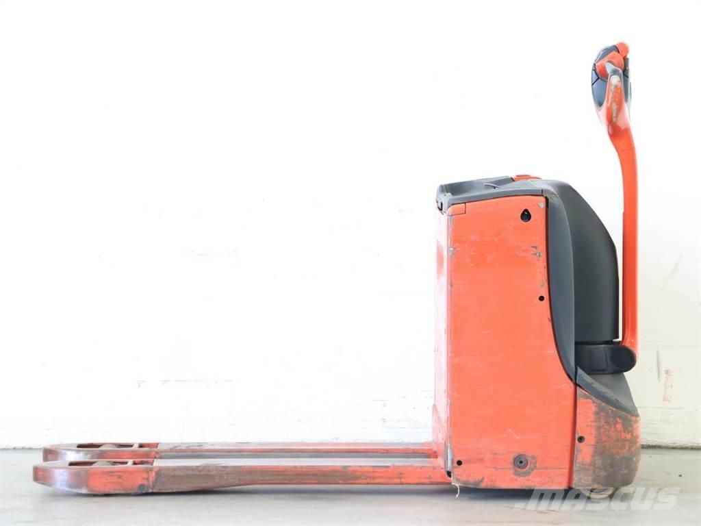 Linde T16/1152-00 Käyden ajettavat pinoamistrukit
