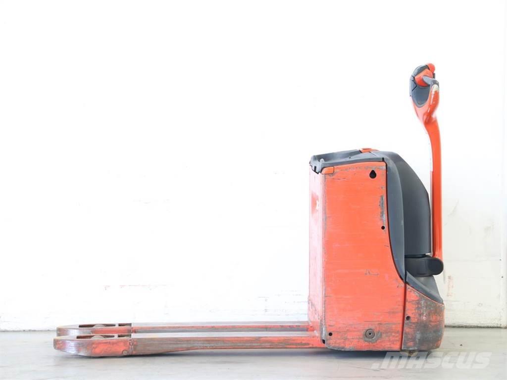 Linde T16/1152-00 Käyden ajettavat pinoamistrukit