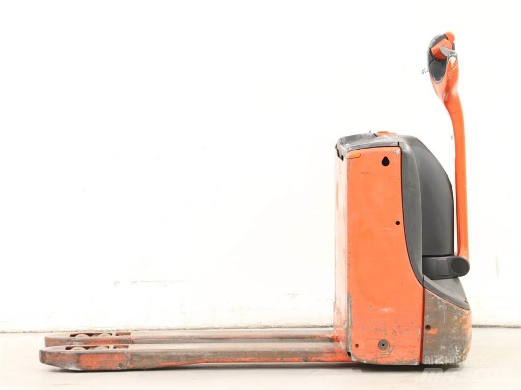 Linde T16/1152-00 Käyden ajettavat pinoamistrukit