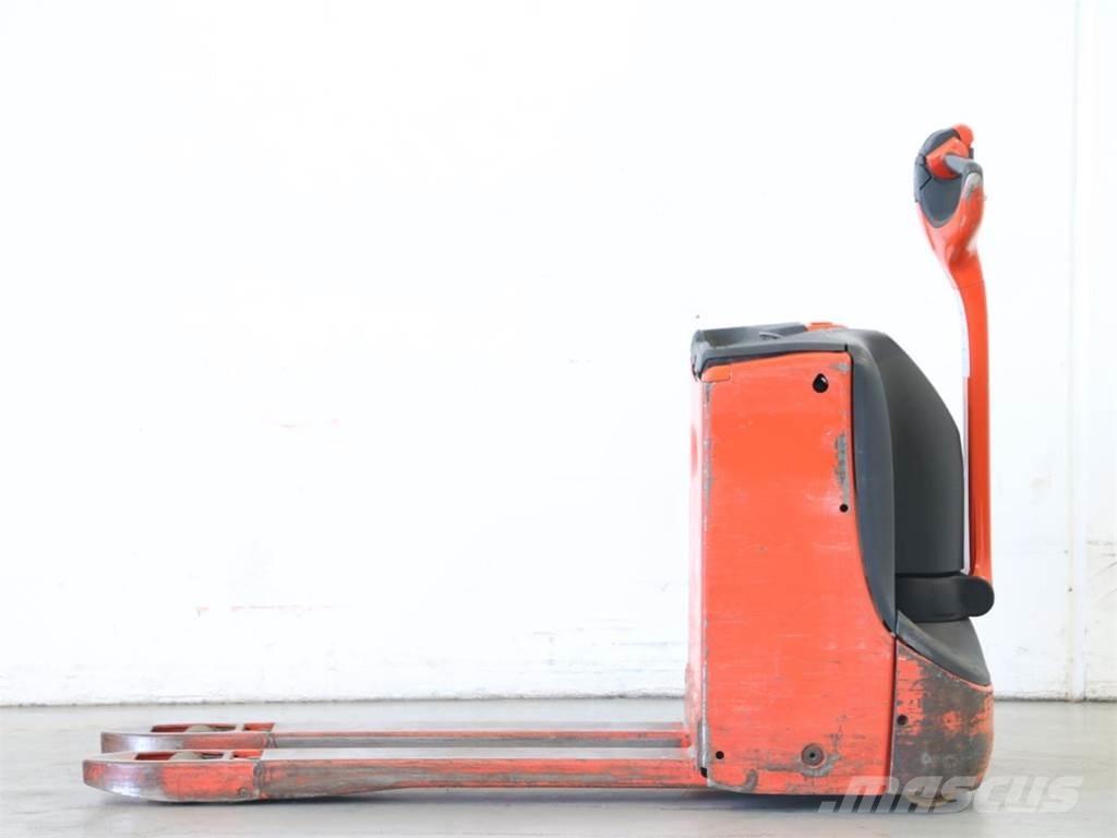 Linde T16/1152-00 Käyden ajettavat pinoamistrukit