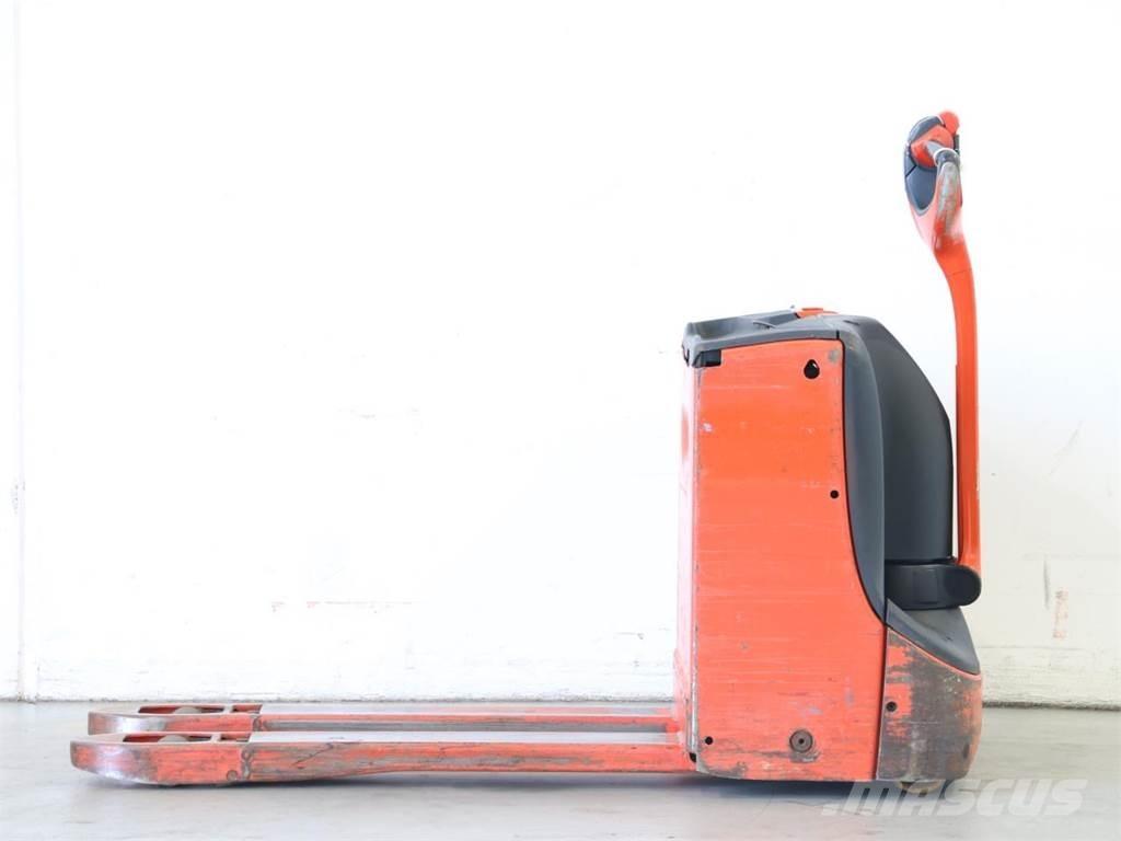 Linde T16/1152-00 Käyden ajettavat pinoamistrukit