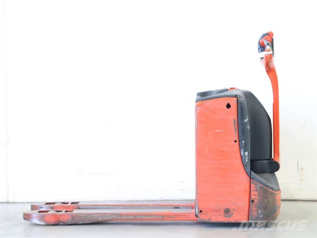 Linde T16/1152-00 Käyden ajettavat pinoamistrukit