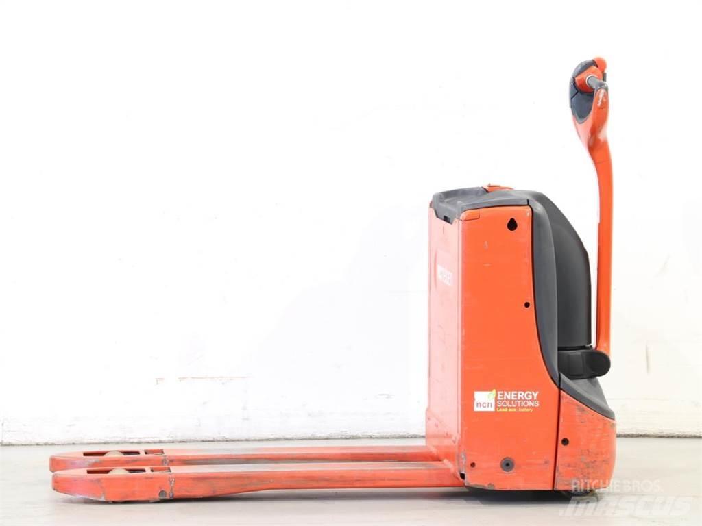 Linde T16/1152-02 Käyden ajettavat pinoamistrukit
