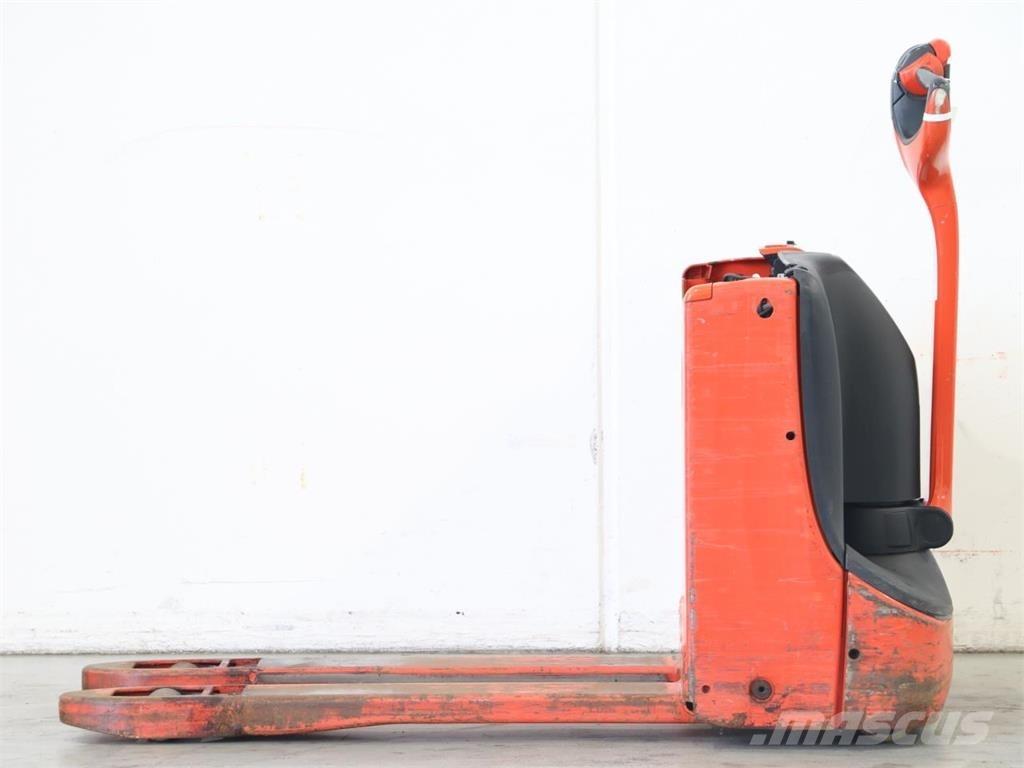 Linde T16/1152-02 Käyden ajettavat pinoamistrukit